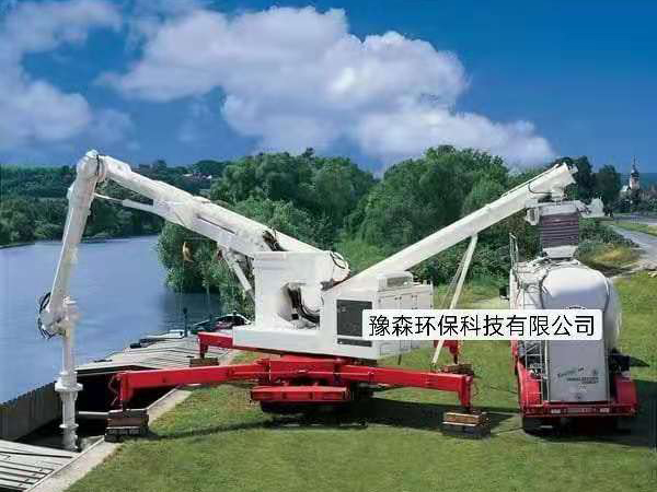 可道路行走式卸船机